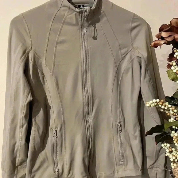 90 Degree by Reflex Full Zip Runner Jacket - Picture 2 of 9